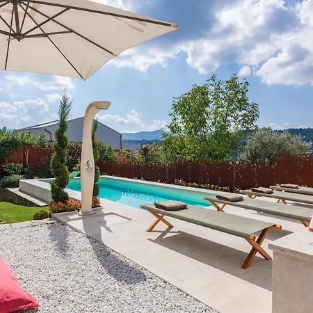 Villa Il Nido 2&2 *